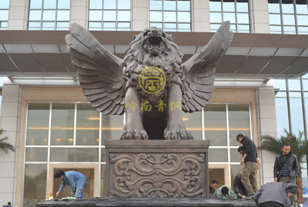 成都國(guó)際廣場(chǎng)高6米銅獅子