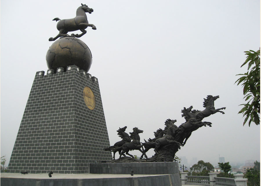 《馬踏飛燕》大型城市廣場(chǎng)雕塑工程-廣東清遠(yuǎn)