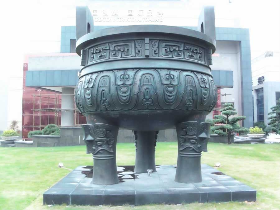 深圳金鳳凰集團(tuán)大型青銅鼎