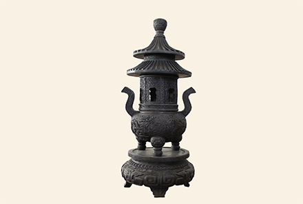 香爐塔（高132cm,口徑60cm）