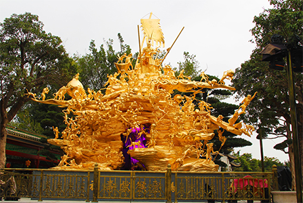 寶墨園《靈猴獻(xiàn)壽》大型園林銅雕塑
